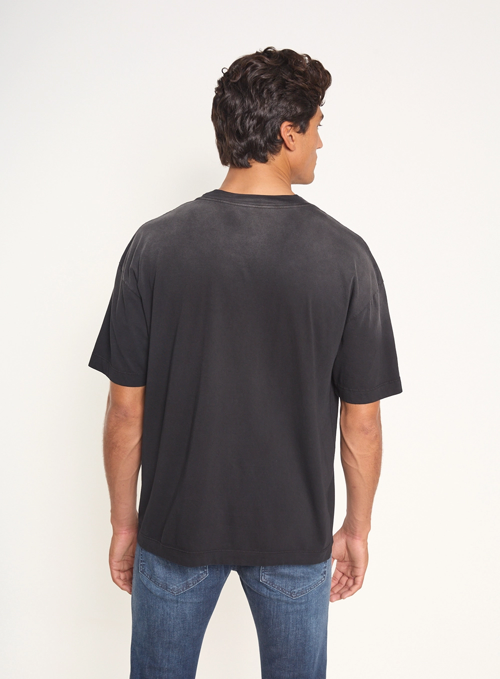 Camiseta Masculina Oversized Com Efeito Estonado Preto