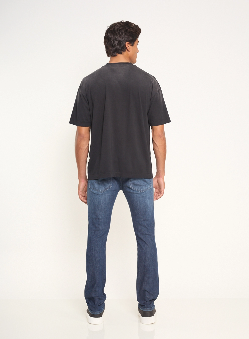 Camiseta Masculina Oversized Com Efeito Estonado Preto
