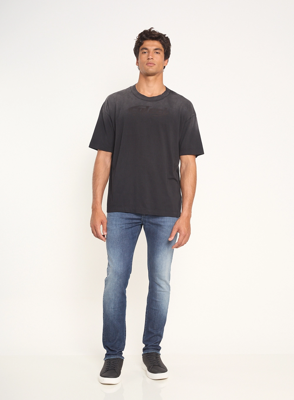 Camiseta Masculina Oversized Com Efeito Estonado Preto