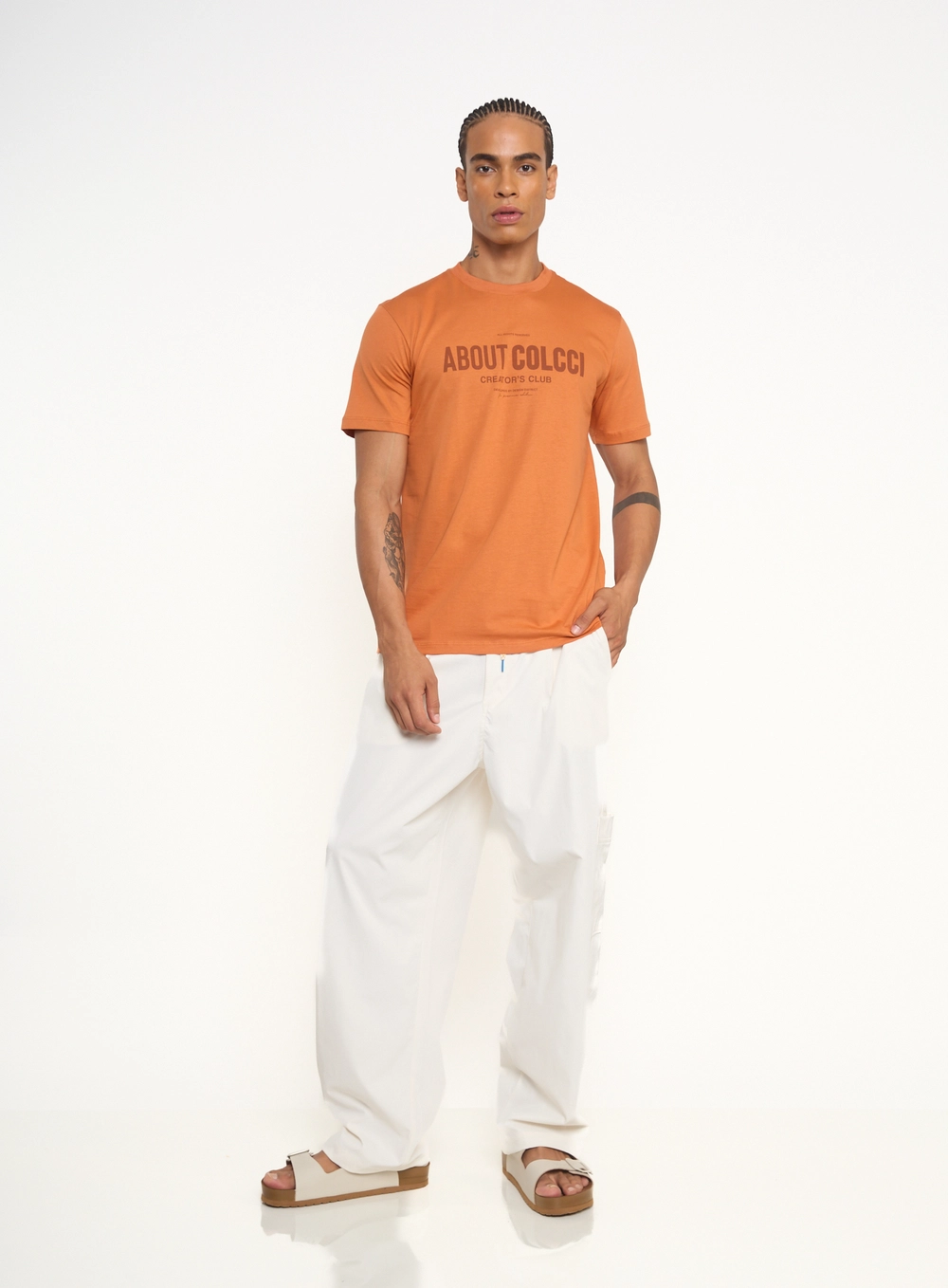 Camiseta Masculina Com Escrita Marrom