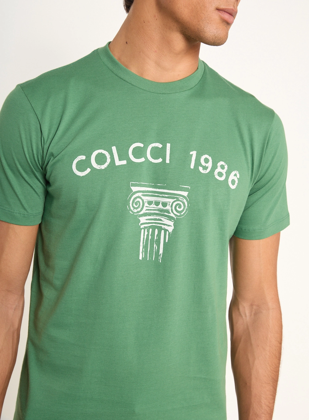 Camiseta Masculina Com Estampa E Gola Redonda Verde