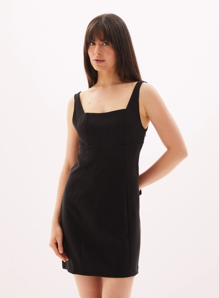 Vestido Feminino Curto Com Amarração