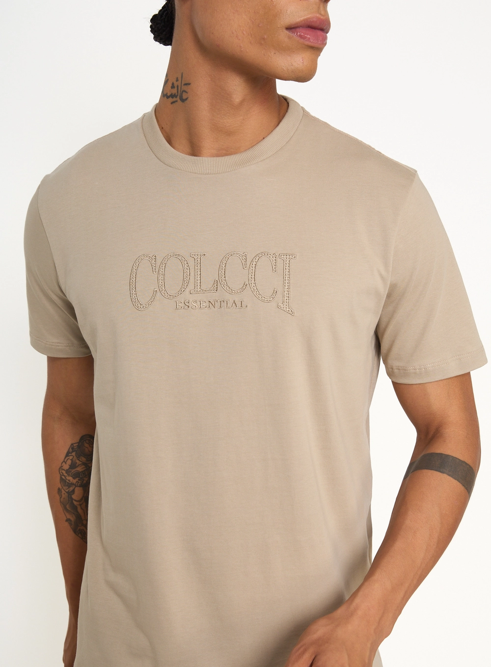 Camiseta Masculina Com Logo Bordado Bege