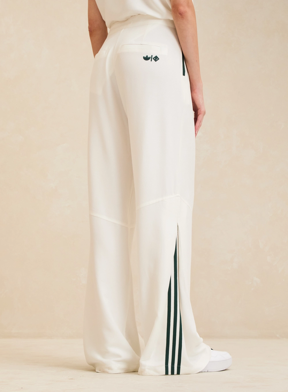 Calça Feminina Alfaiataria - Forum | Adidas Off 2