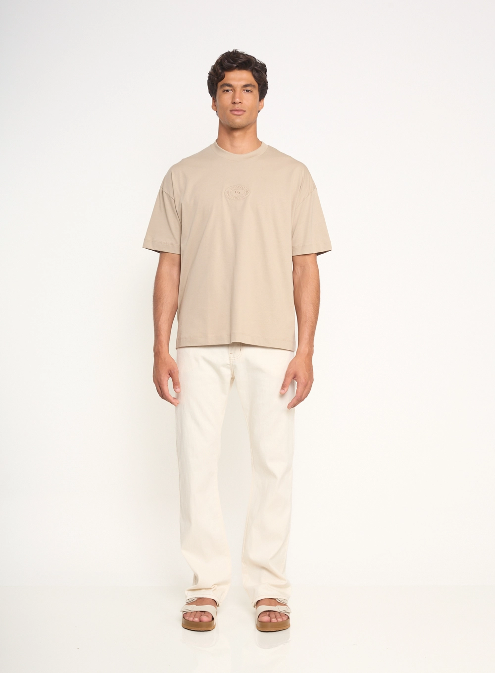 Camiseta Masculina Oversized Com Logo Bordado Bege