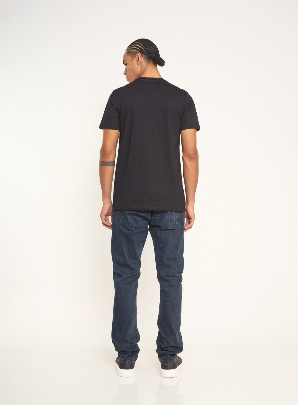 Camiseta Masculina Com Logo Em Relevo Preto