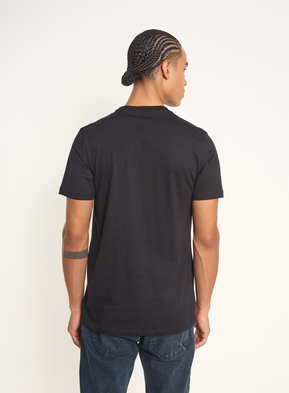 Camiseta Masculina Com Logo Em Relevo Preto
