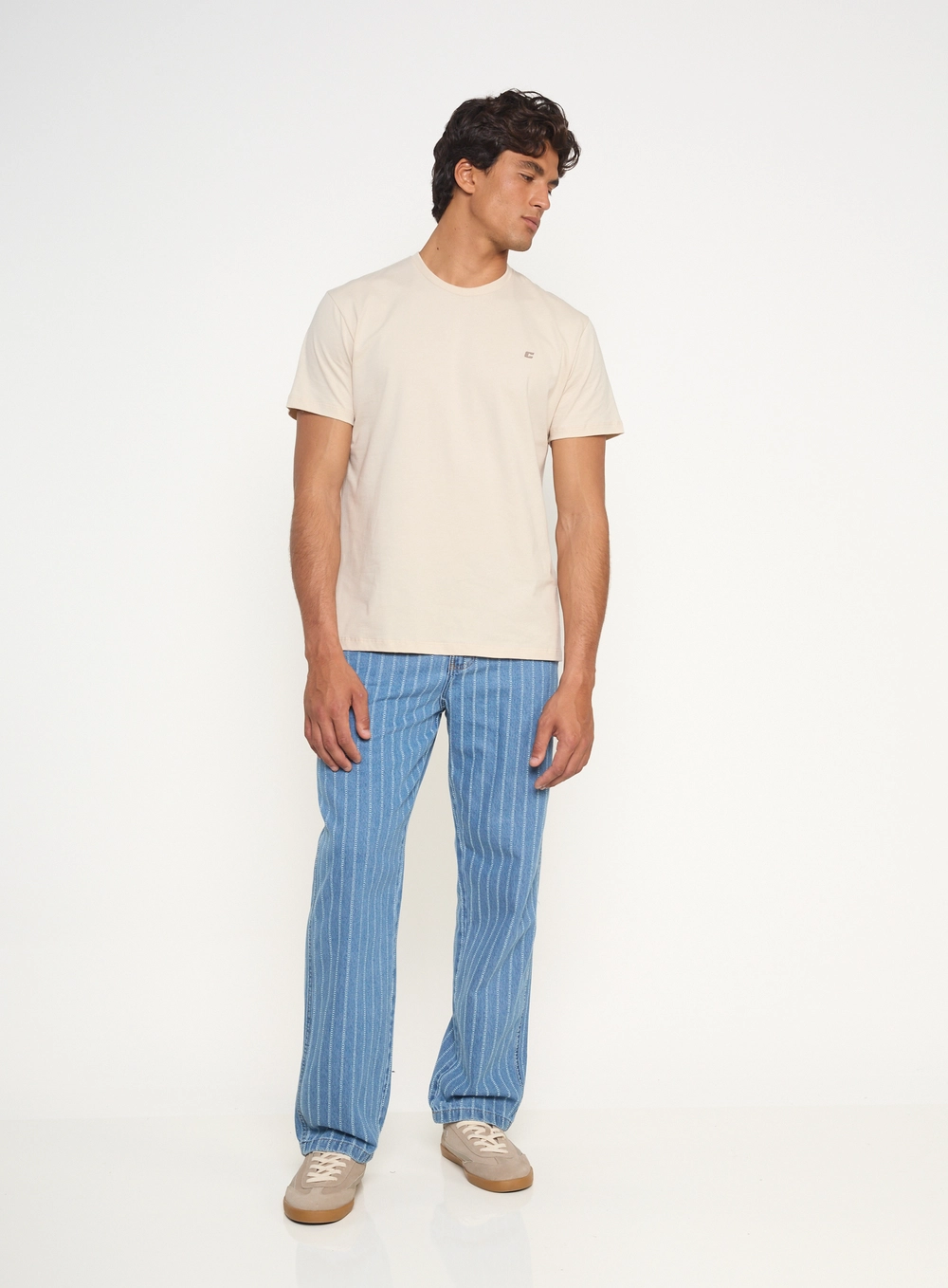 Camiseta Masculina Básica Com Logo Bordado Bege