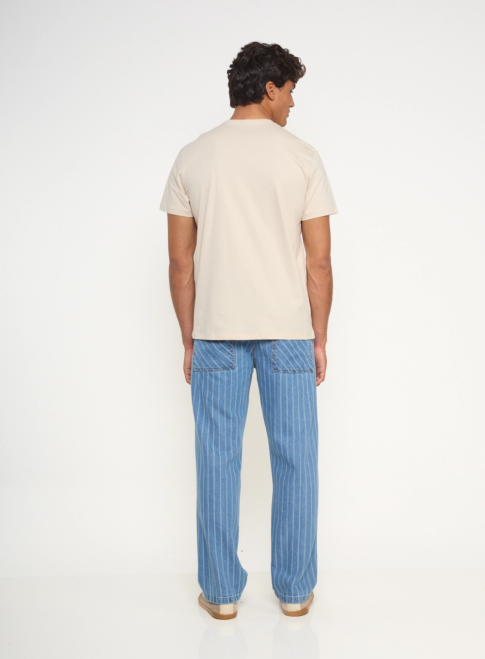 Camiseta Masculina Básica Com Logo Bordado Bege