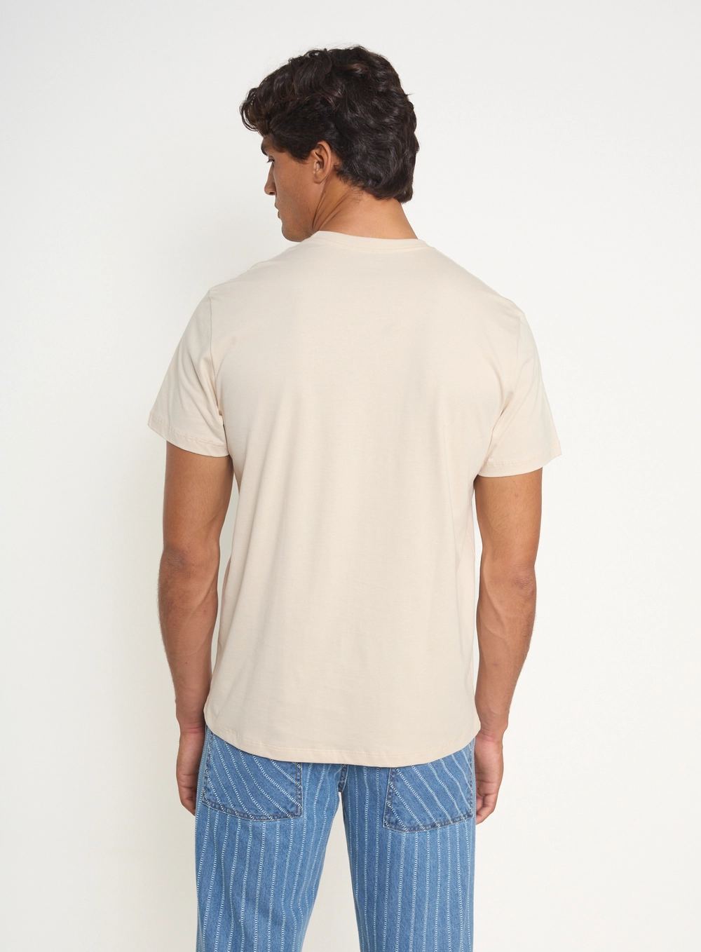 Camiseta Masculina Básica Com Logo Bordado Bege