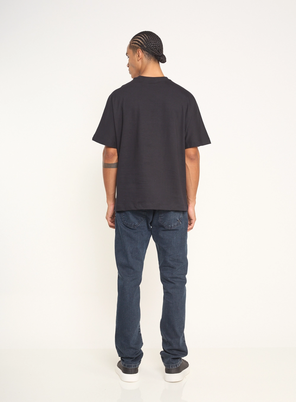 Camiseta Oversized Com Logo Central Bordado Preto