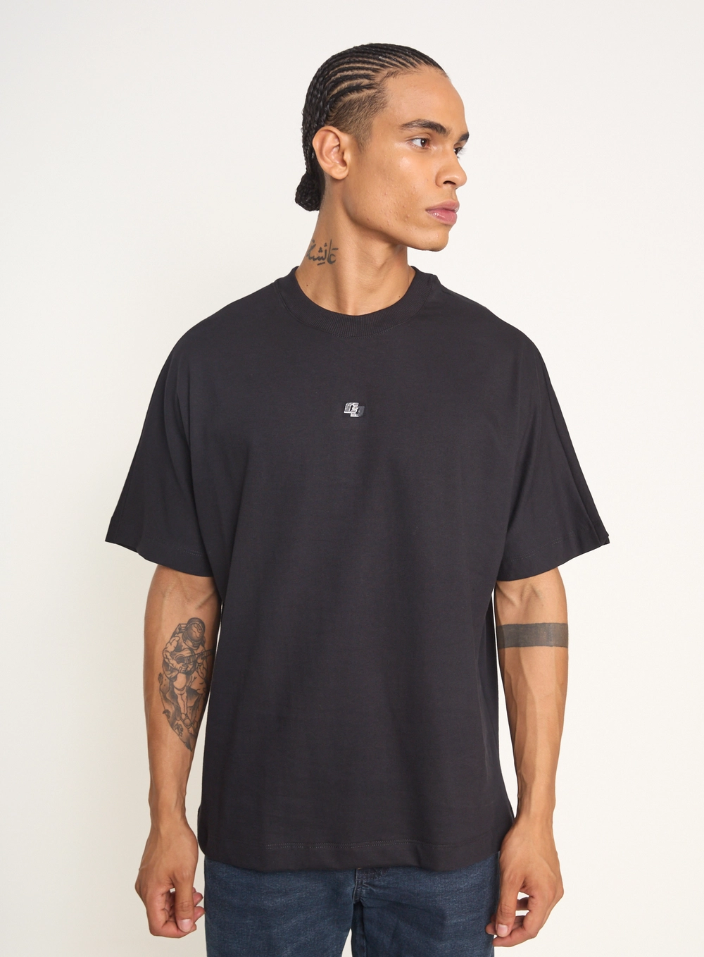 Camiseta Oversized Com Logo Central Bordado Preto