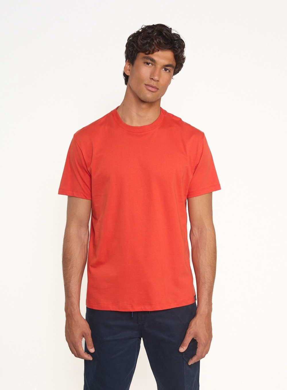Camiseta Masculina Com Logo Bordado Vermelho