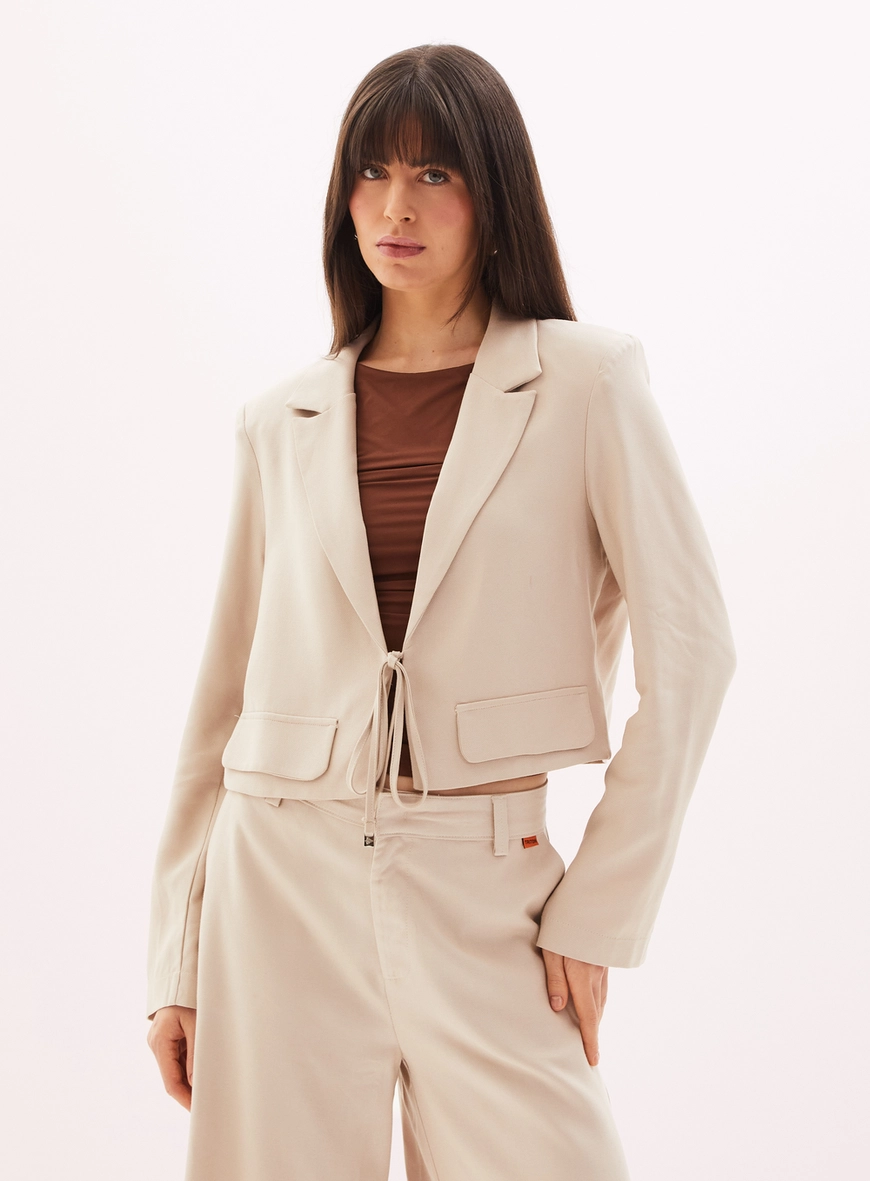 Blazer Cropped Feminino Alfaiataria Com Amarração Bege 3