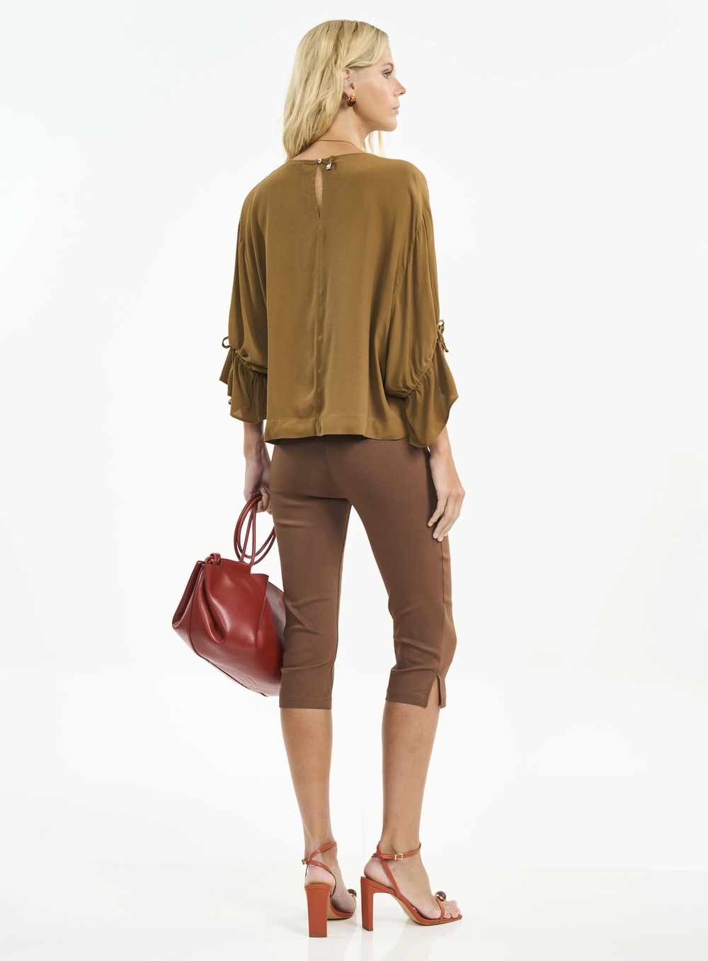 Blusa Com Babados E Amarração Marrom