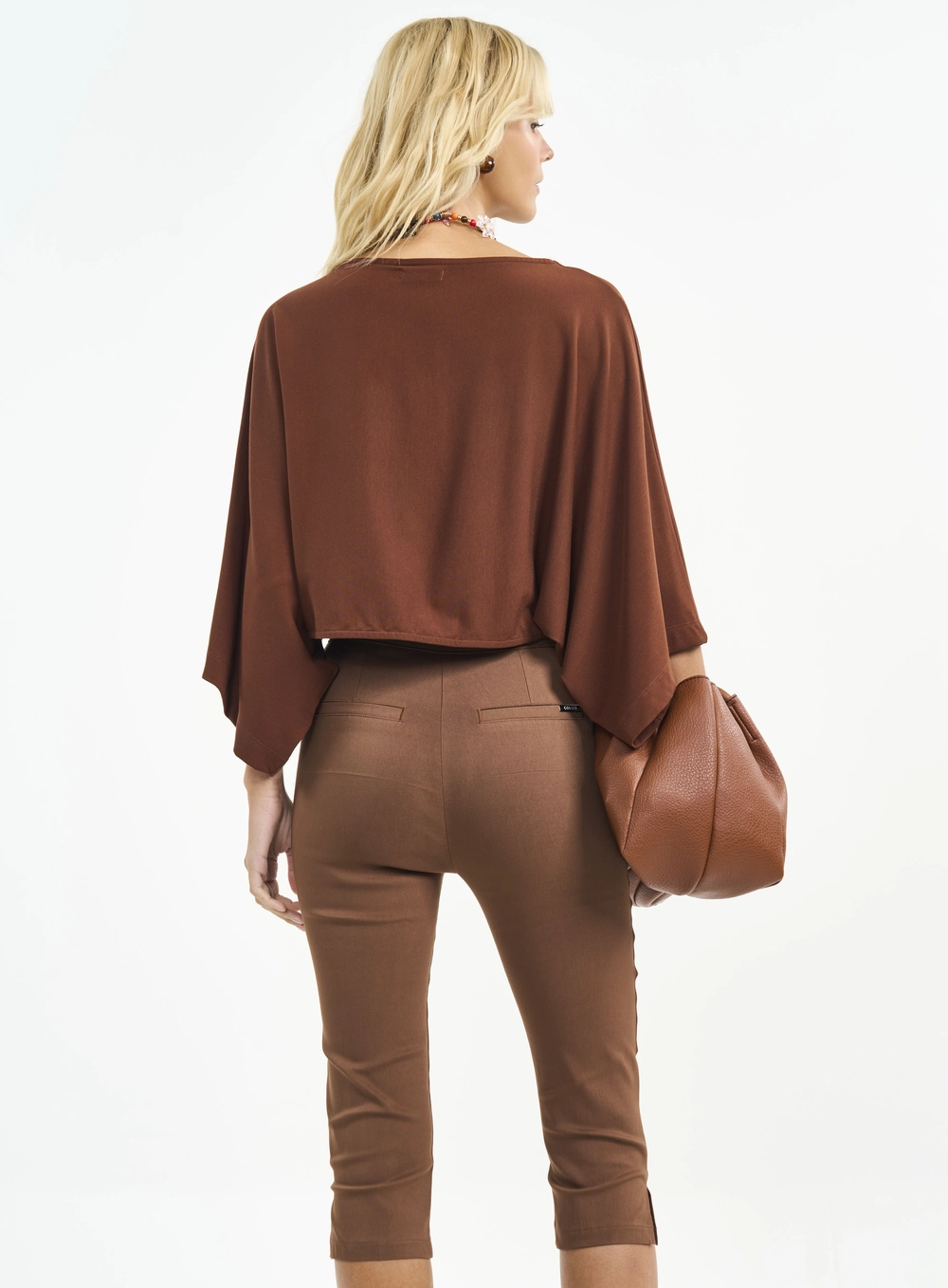 Blusa Cropped Com Mangas Amplas Marrom