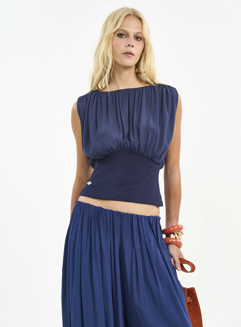 Blusa Ampla Com Franzidos E Recorte Em Malha Azul