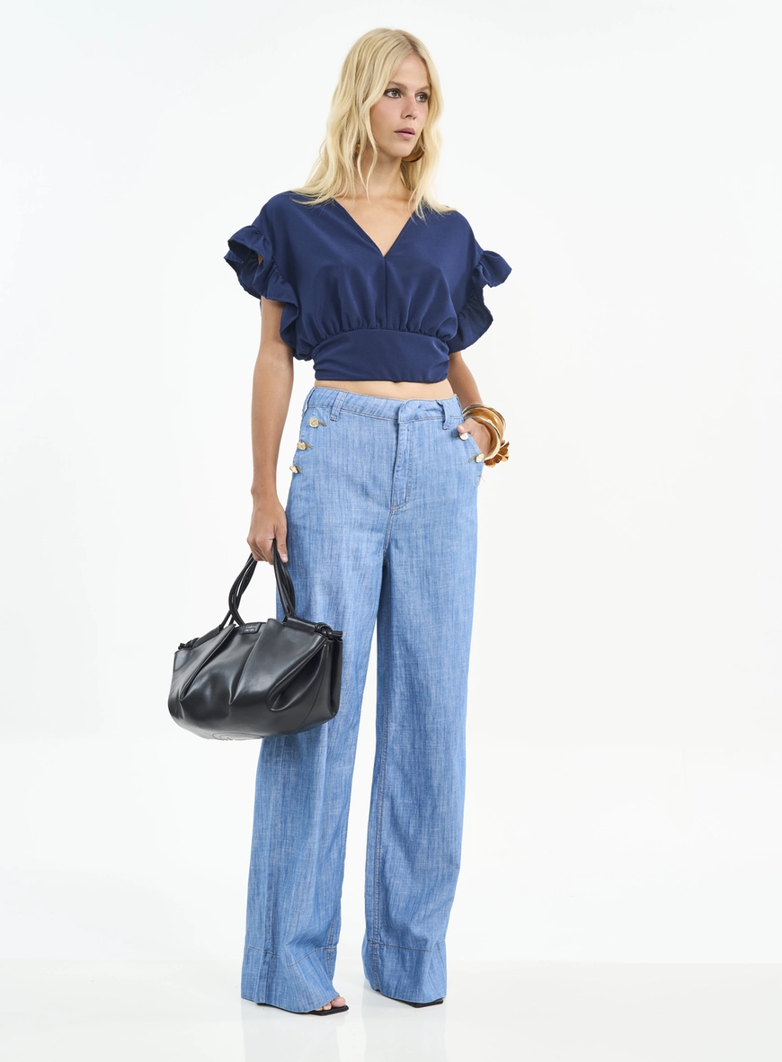 Blusa Cropped Com Decote V E Babados