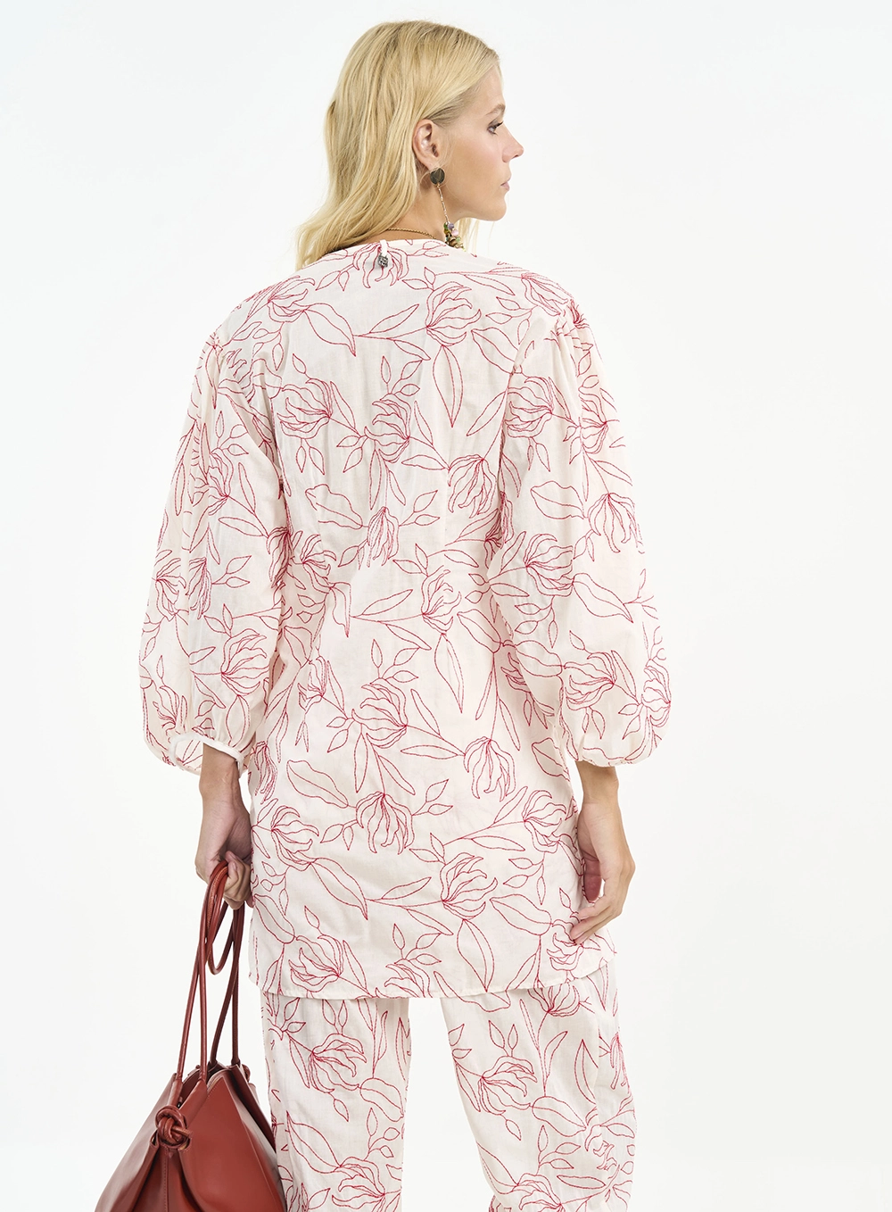 Blusa Comfort Bordada Estampados