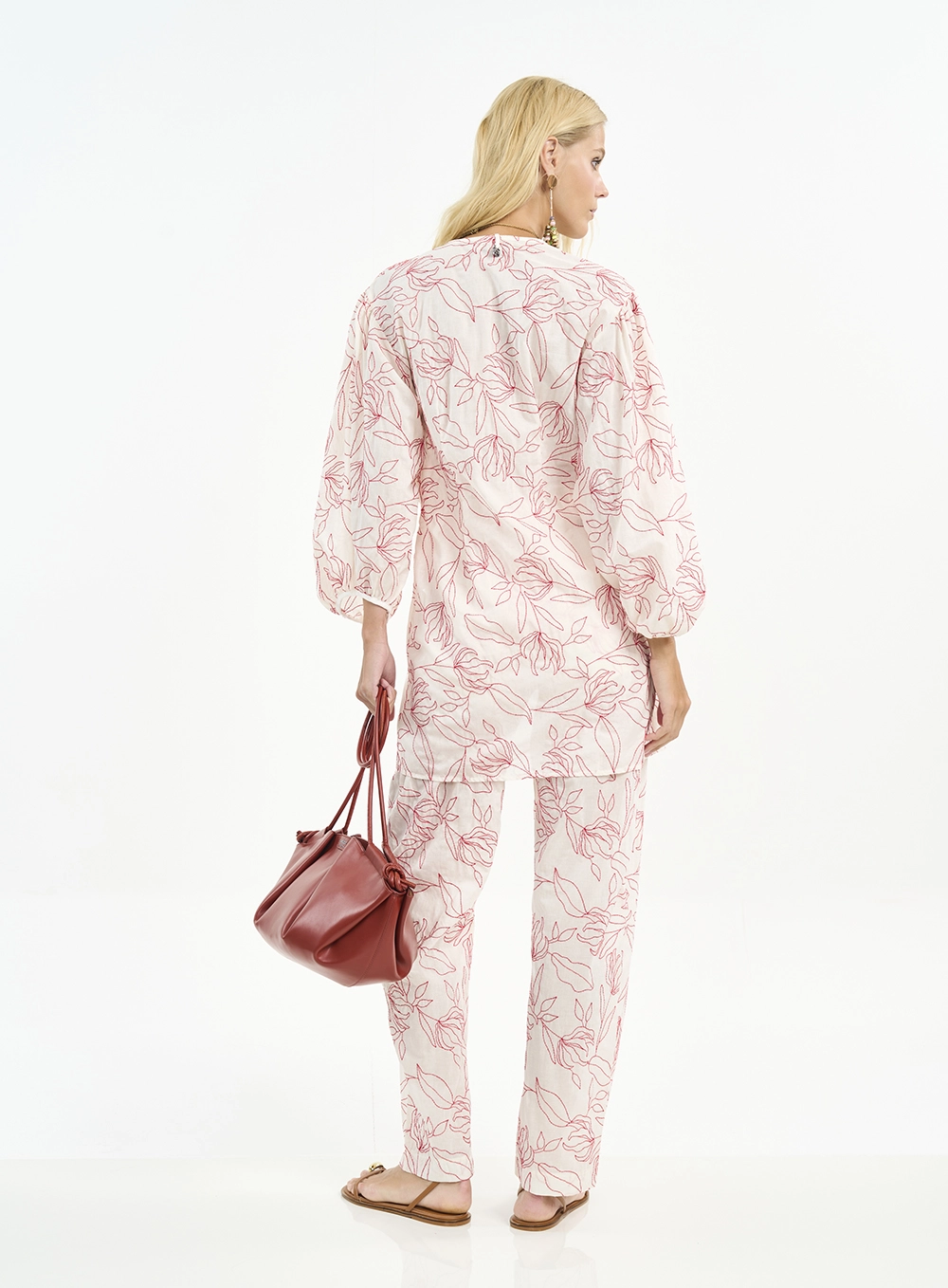 Blusa Comfort Bordada Estampados