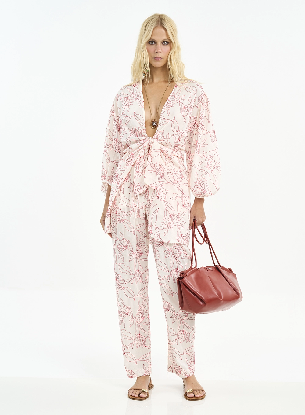 Blusa Comfort Bordada Estampados