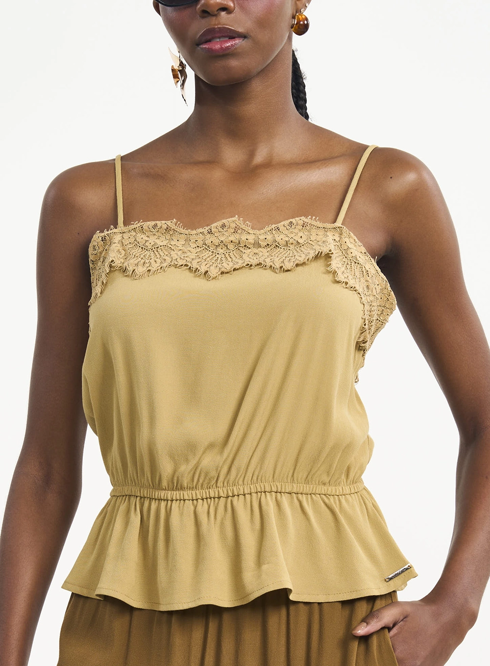 Blusa Comfort Ajustada De Alças Finas Com Renda Bege Soybean