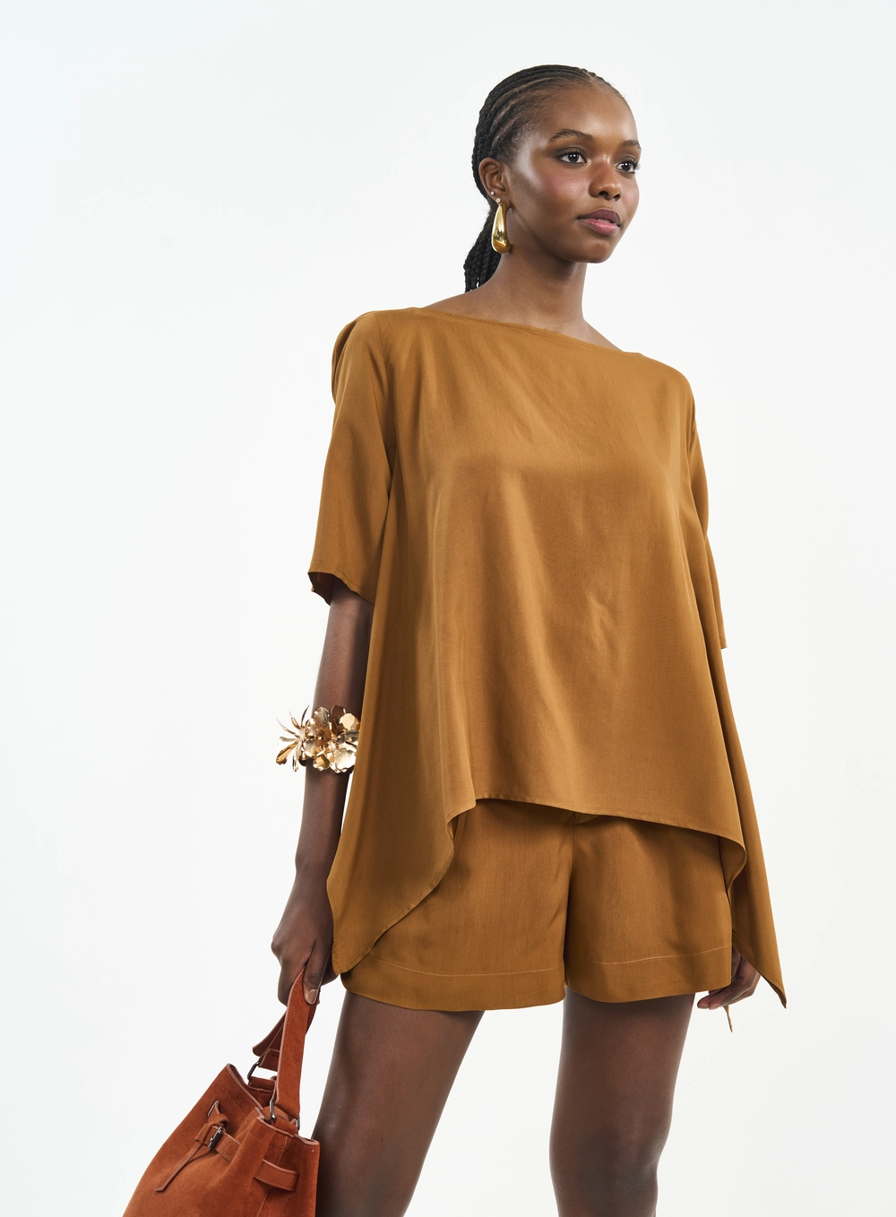 Camiseta Oversized Com Barra Assimétrica Marrom