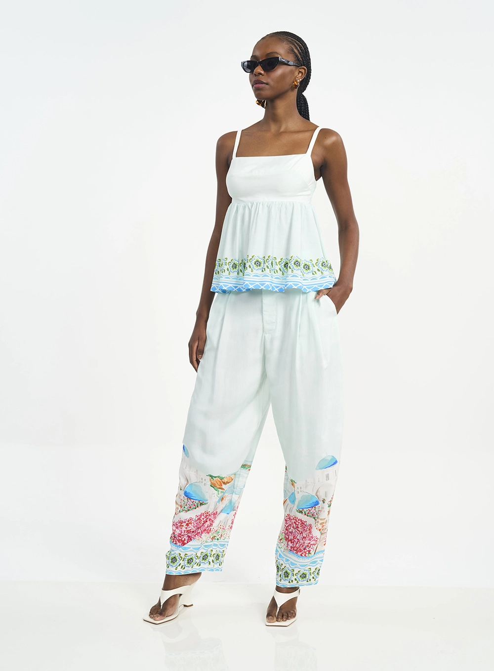 Blusa Slim Evasê Estampada De Alças Finas Estampados