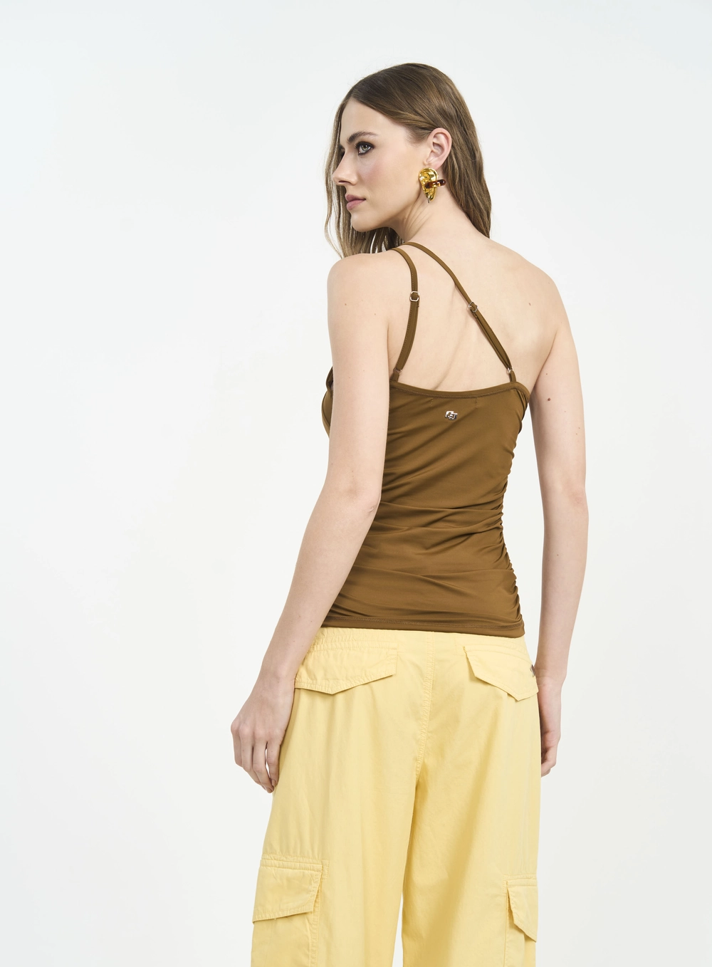 Blusa Com Franzidos E Argola Marrom