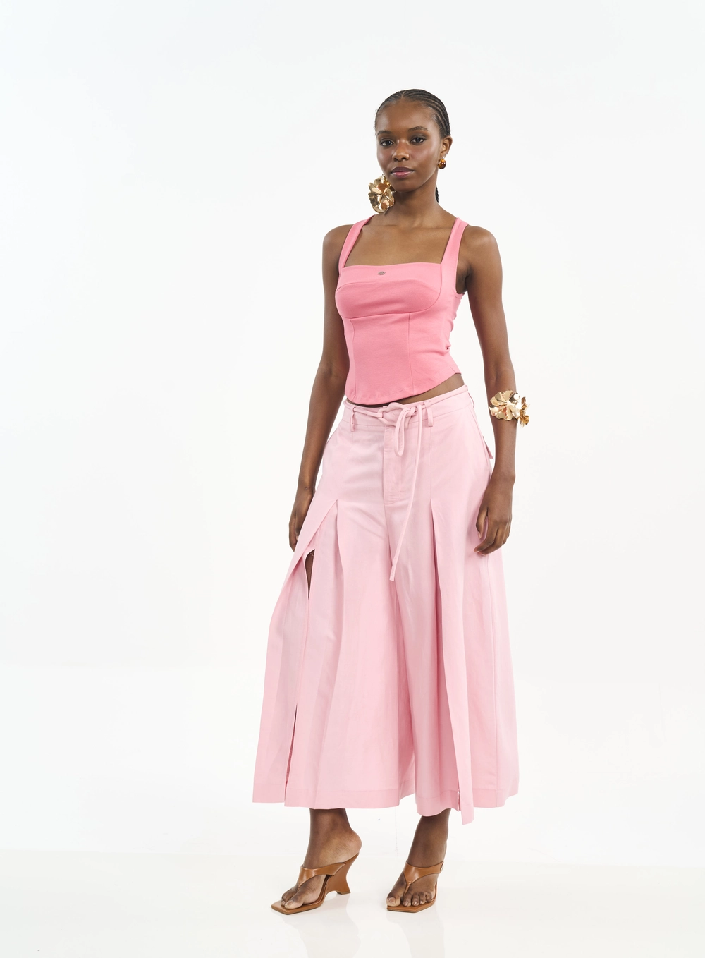 Blusa Com Decote Reto E Recortes Rosa