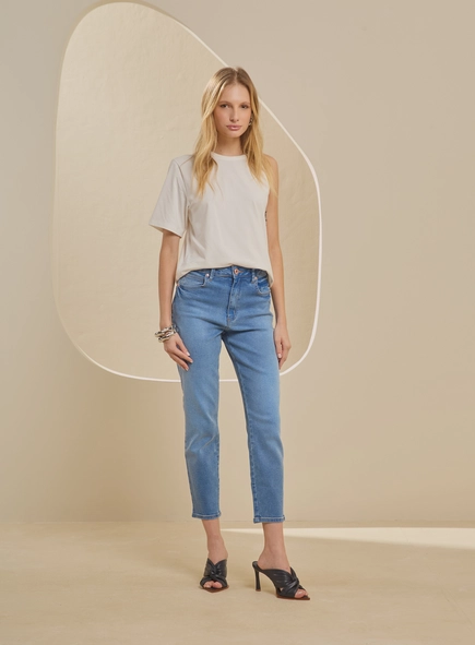 Calça Jeans Ajustada Cropped - Lola Stretch
