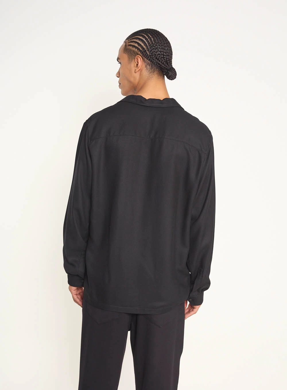 Camisa Masculina Manga Longa Com Bolsos E Botões Preto
