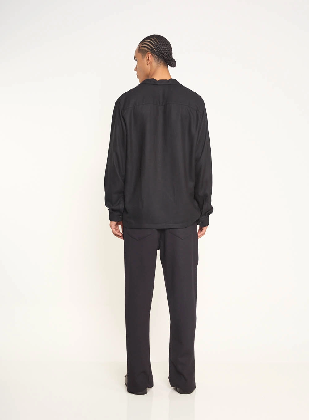 Camisa Masculina Manga Longa Com Bolsos E Botões Preto