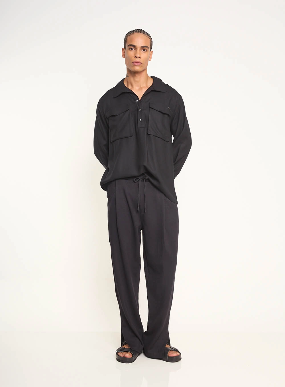 Camisa Masculina Manga Longa Com Bolsos E Botões Preto