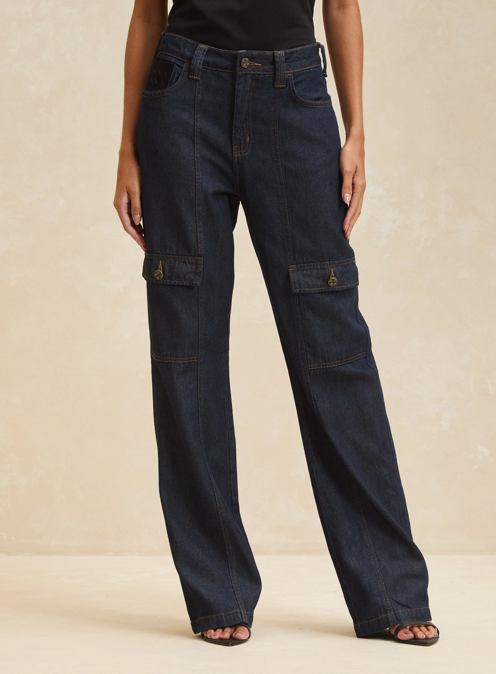 Calça Jeans Wide Leg Com Bolsos Cargos - Raquel Índigo 3