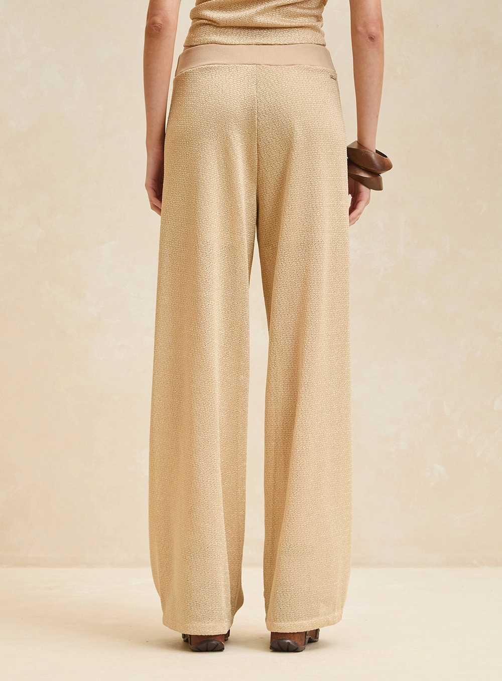 Calça Feminina Pantalona Em Malha Texturizada Bege Soybean 2