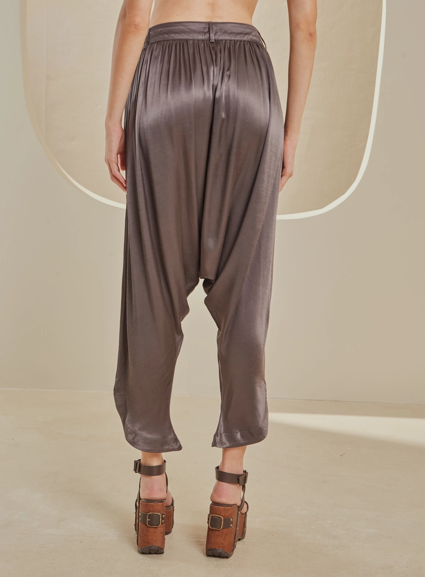 Calça Alfaiataria Ampla Acetinada - Saruel Cinza