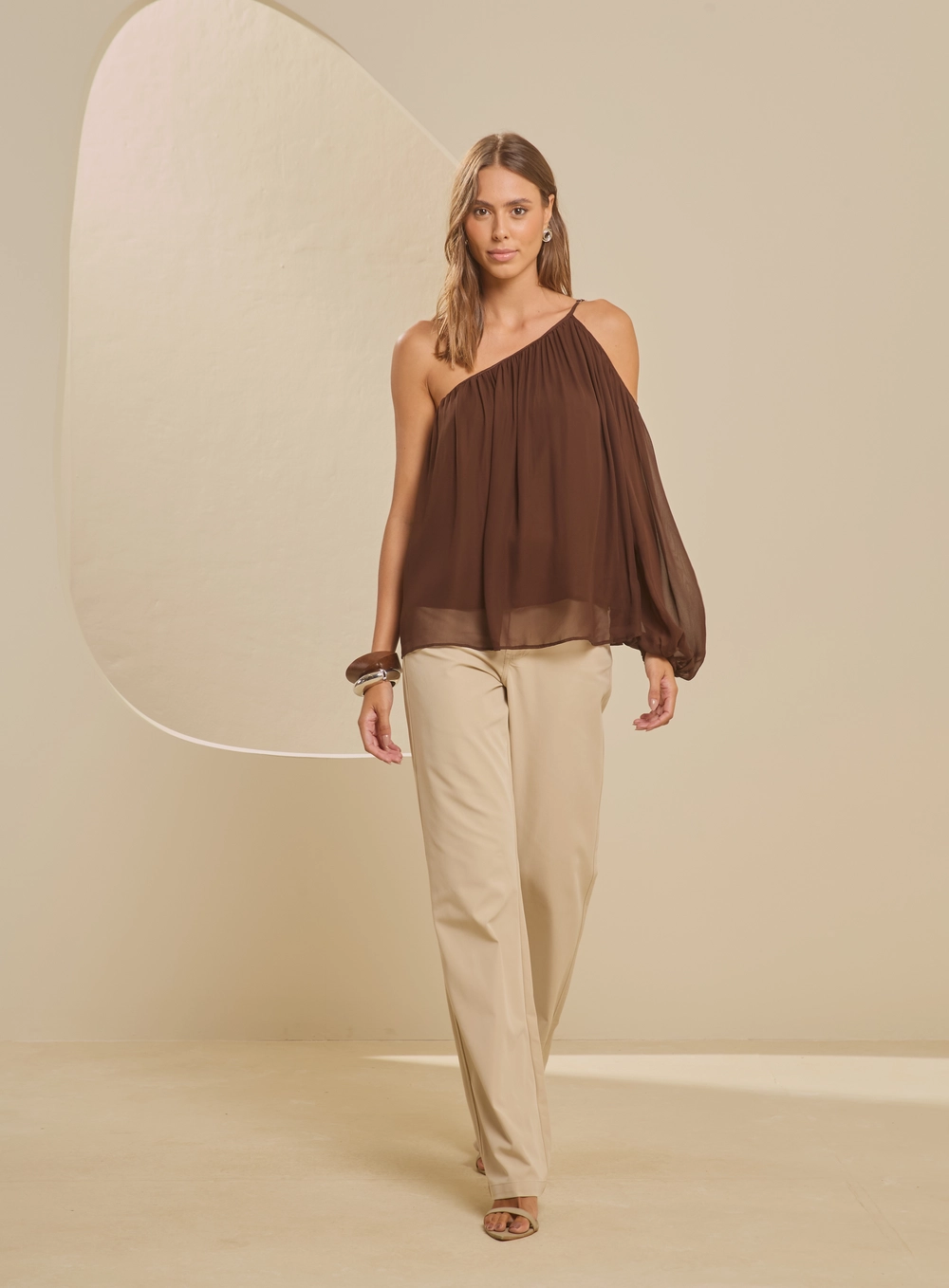 Calça Sarja Alfaiataria Ampla - Bella Stretch Bege 1
