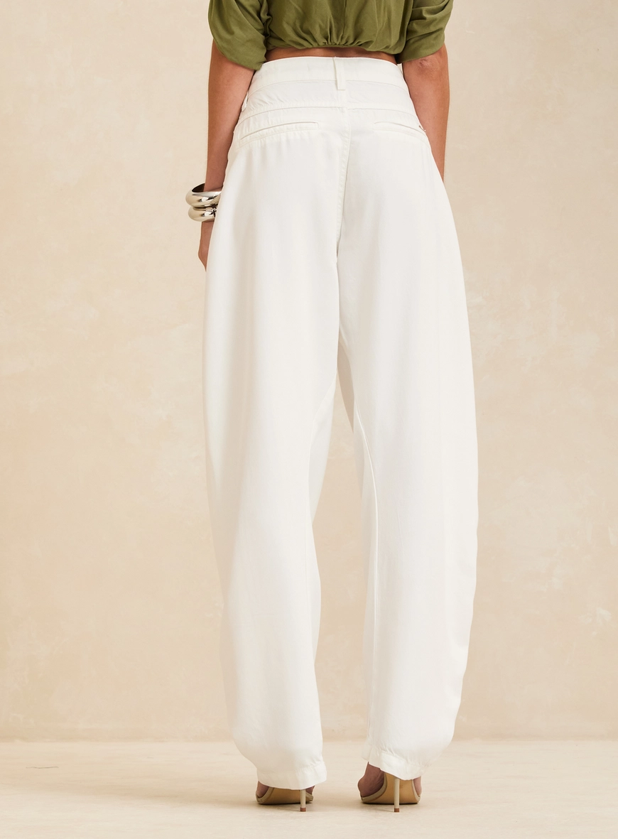 Calça Sarja Feminina Barrel Com Detalhe Cintura Off Shell 2