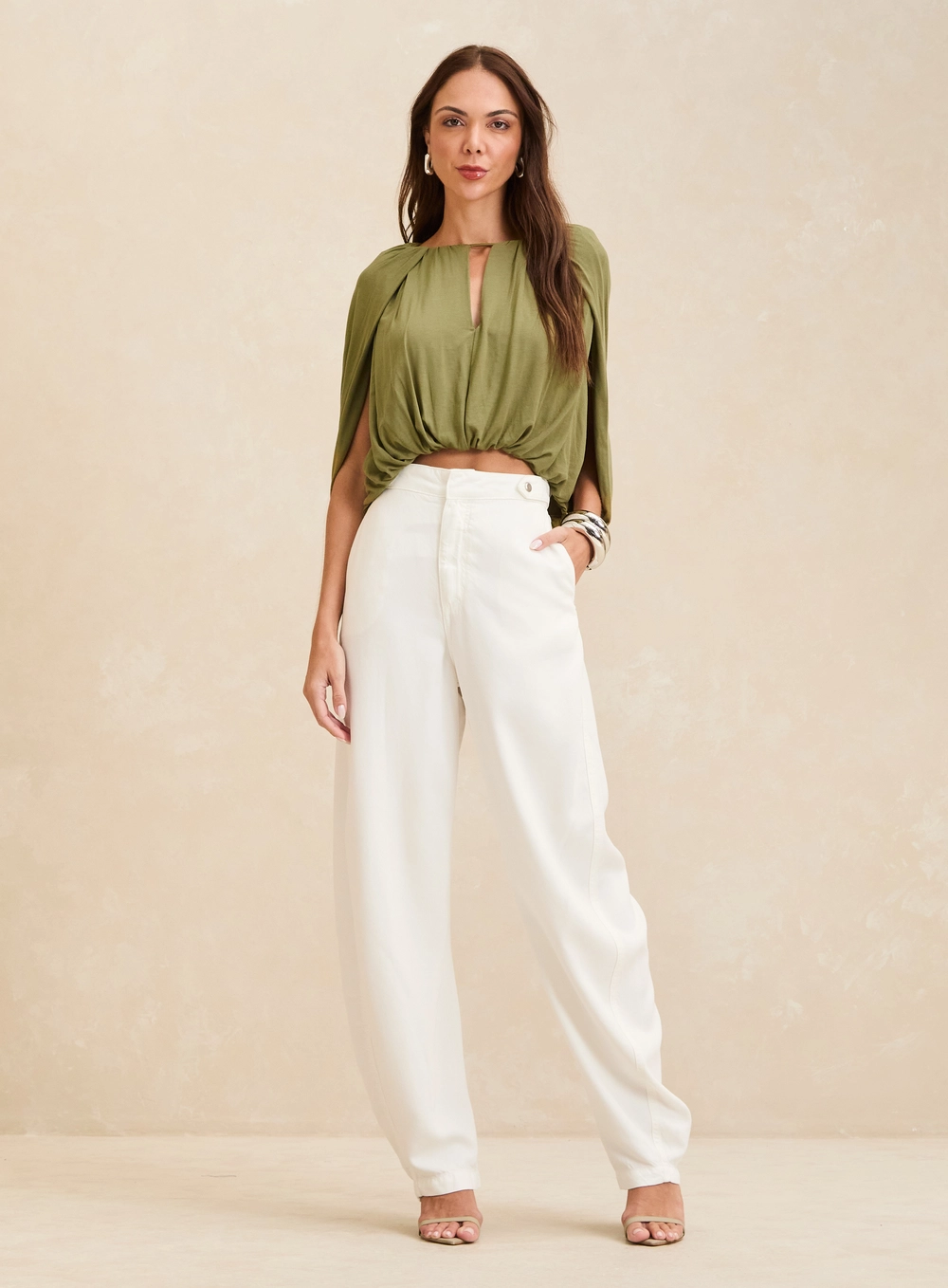 Calça Sarja Feminina Barrel Com Detalhe Cintura Off Shell 1