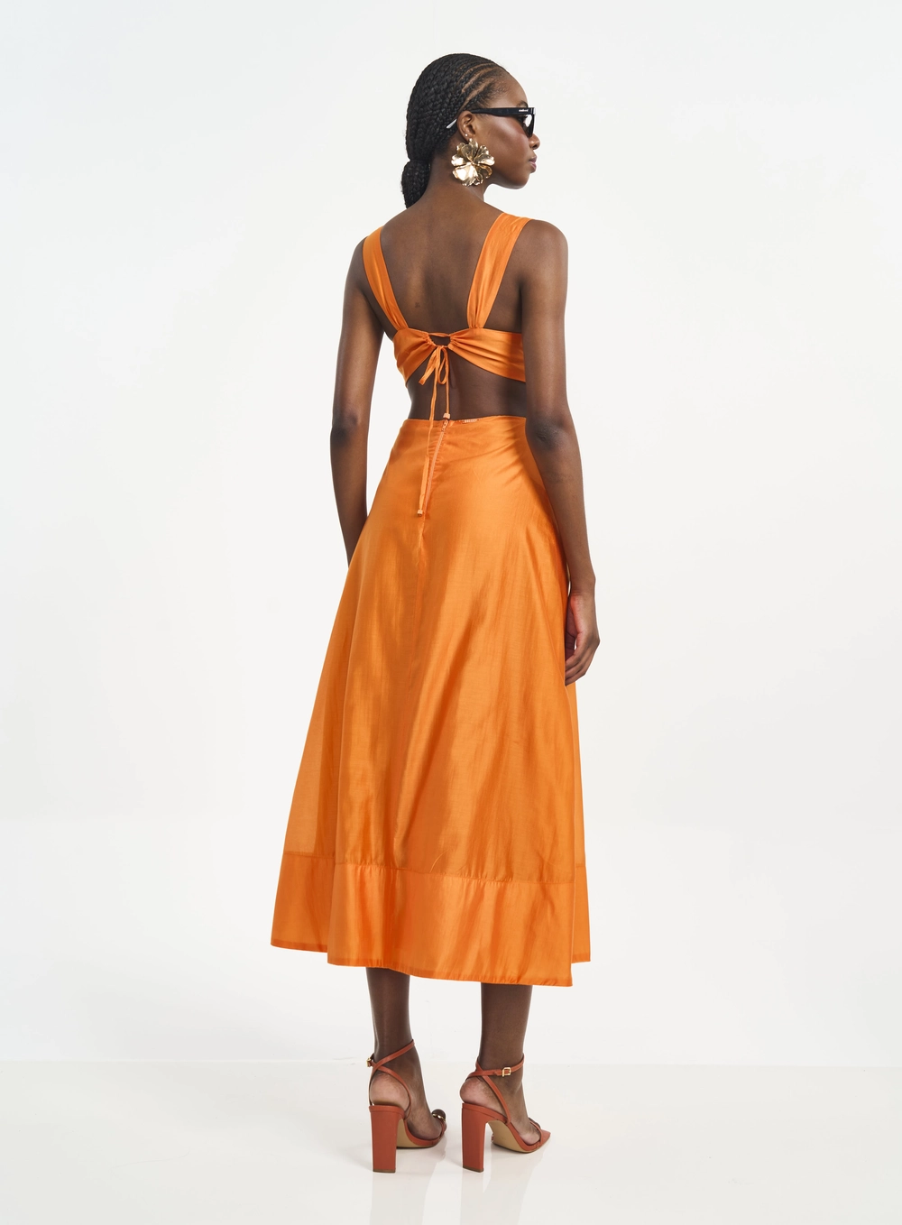 Vestido Midi Com Recorte E Amarração Posterior Laranja