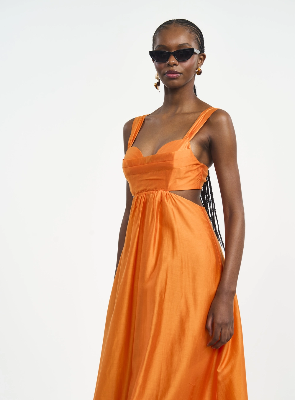Vestido Midi Com Recorte E Amarração Posterior Laranja