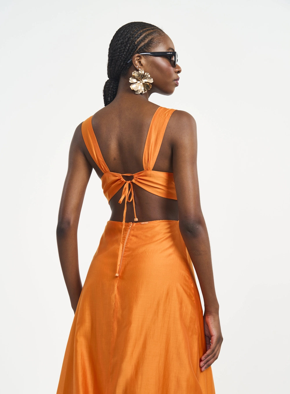 Vestido Midi Com Recorte E Amarração Posterior Laranja
