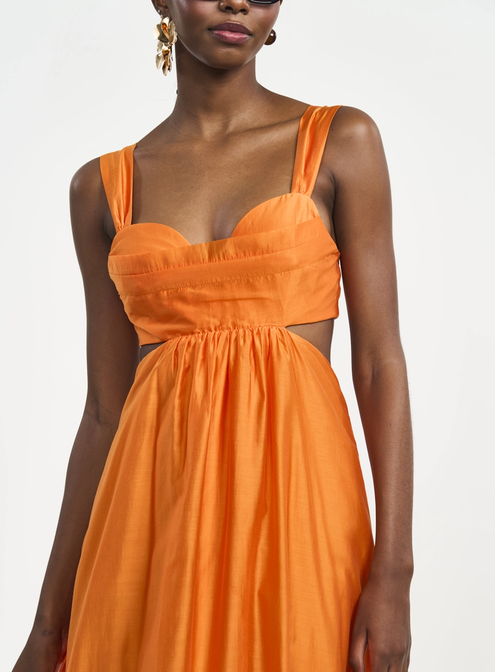 Vestido Midi Com Recorte E Amarração Posterior Laranja