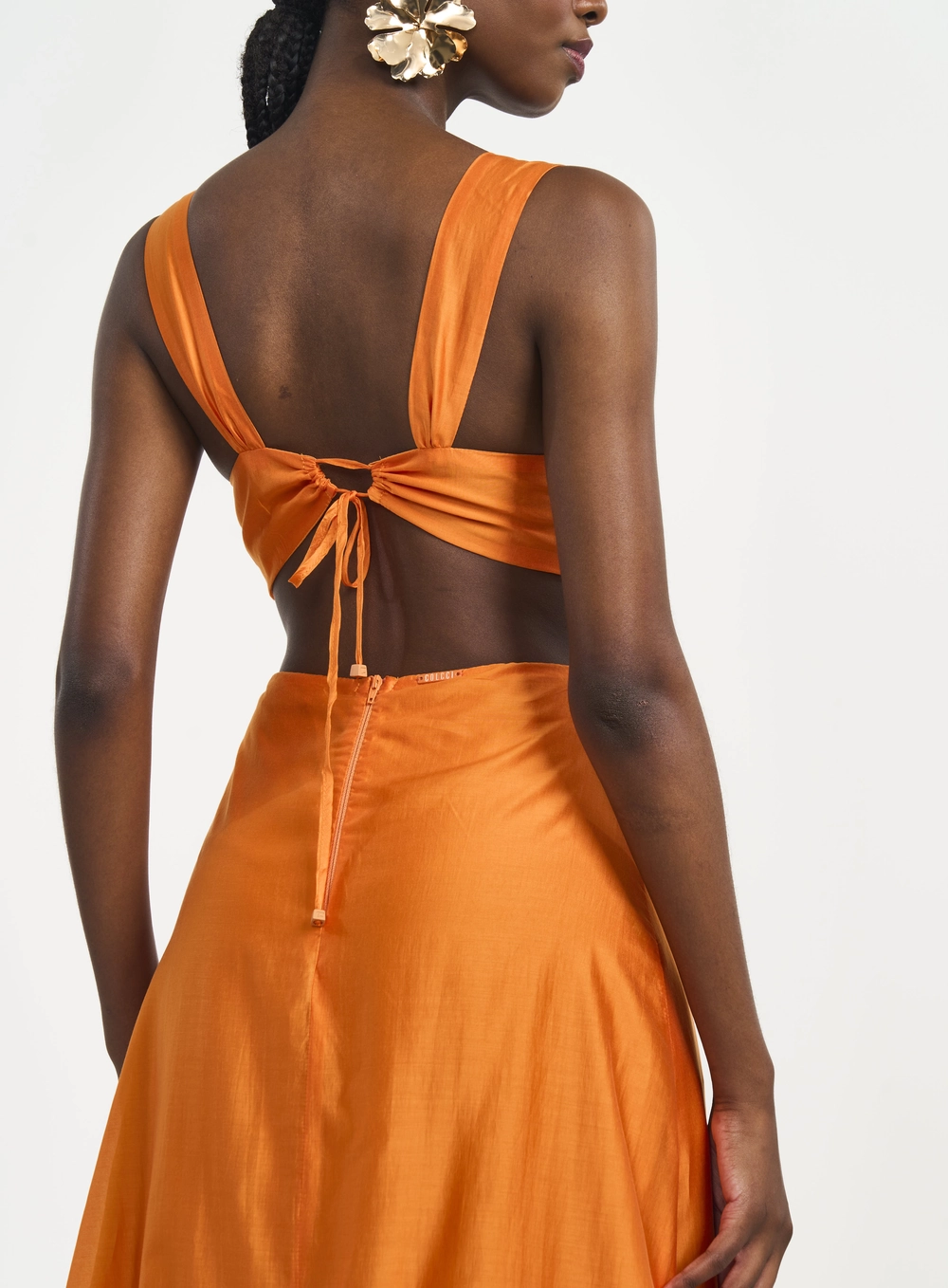 Vestido Midi Com Recorte E Amarração Posterior Laranja