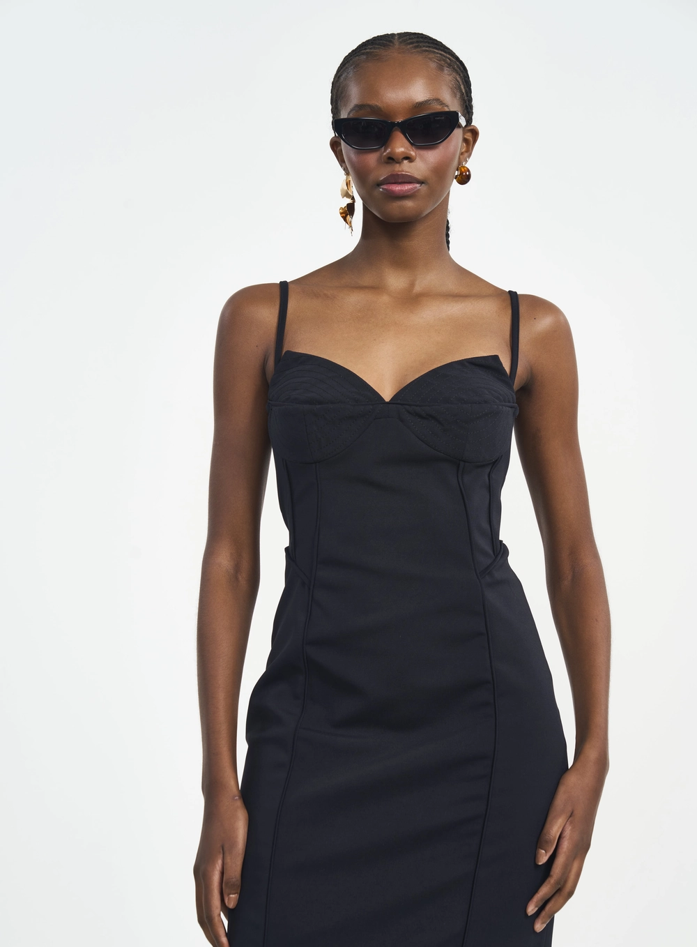 Vestido Midi Justo Com Alças E Recortes Preto