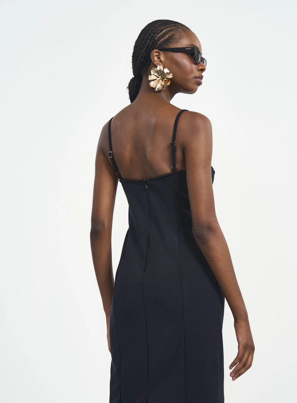 Vestido Midi Justo Com Alças E Recortes Preto