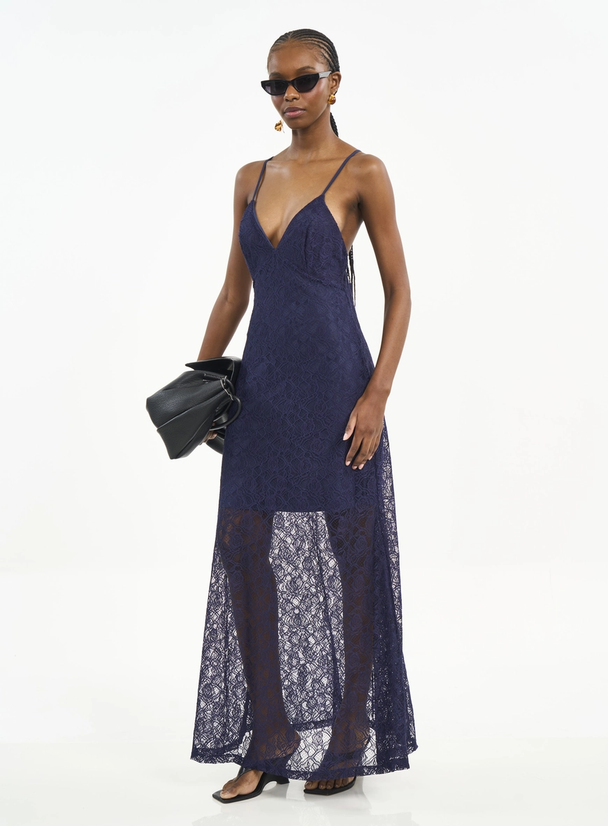 Vestido Longo Com Transparência E Costas Abertas