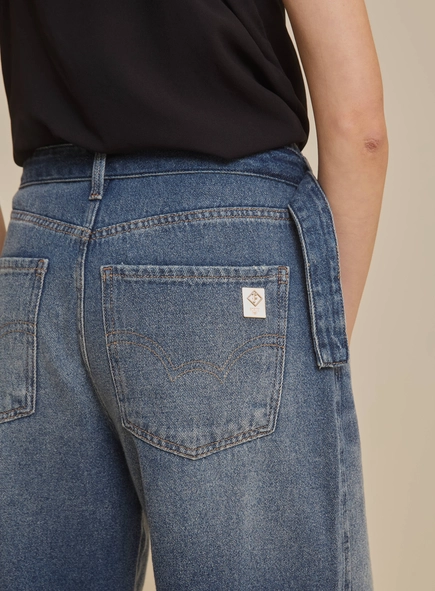 Bermuda Jeans Feminina Longa Com Cinto