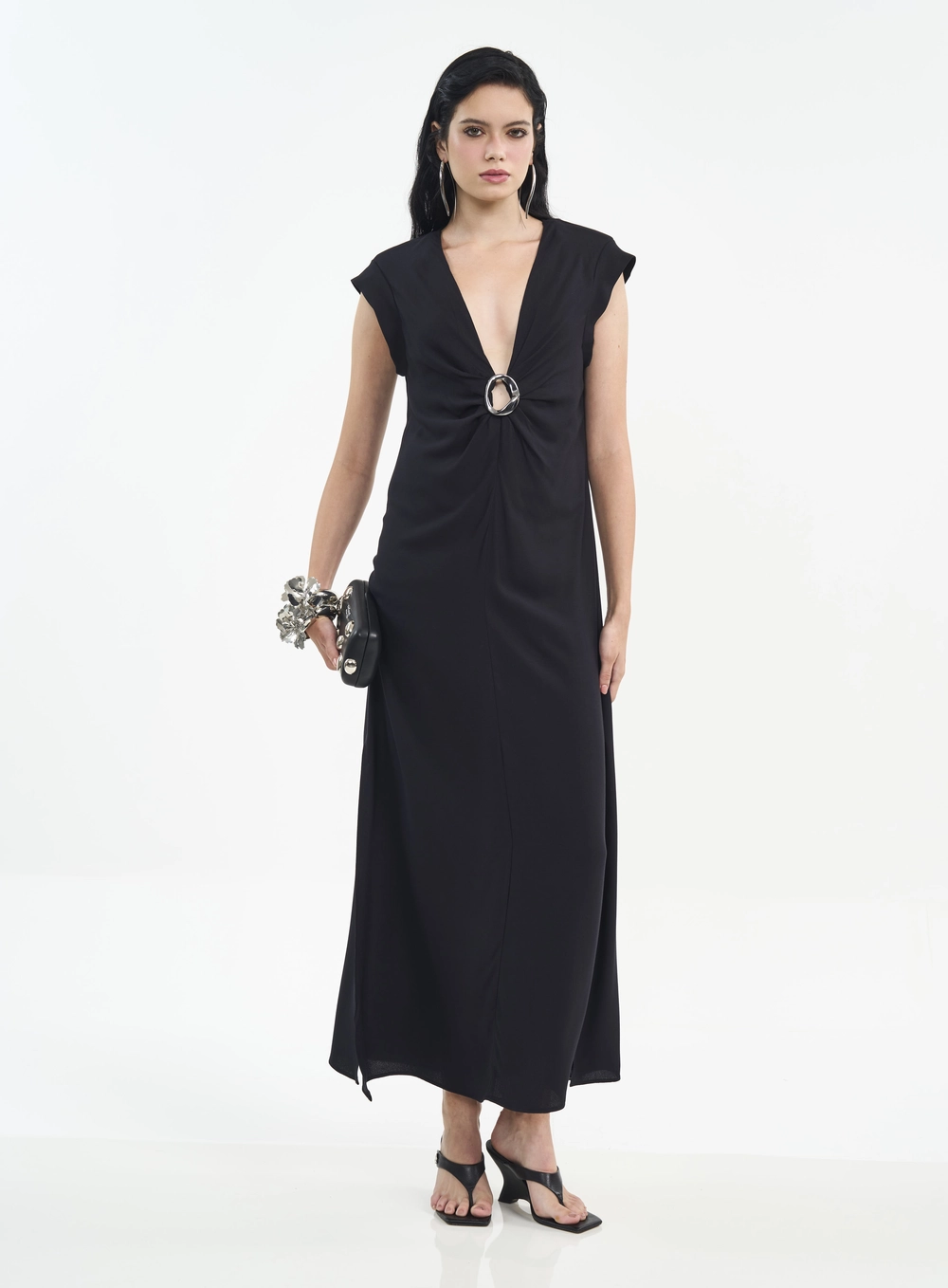 Vestido Longo Com Argola E Fendas Preto